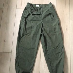 Aritzia Green Balloon style trouser- size 4-high waist